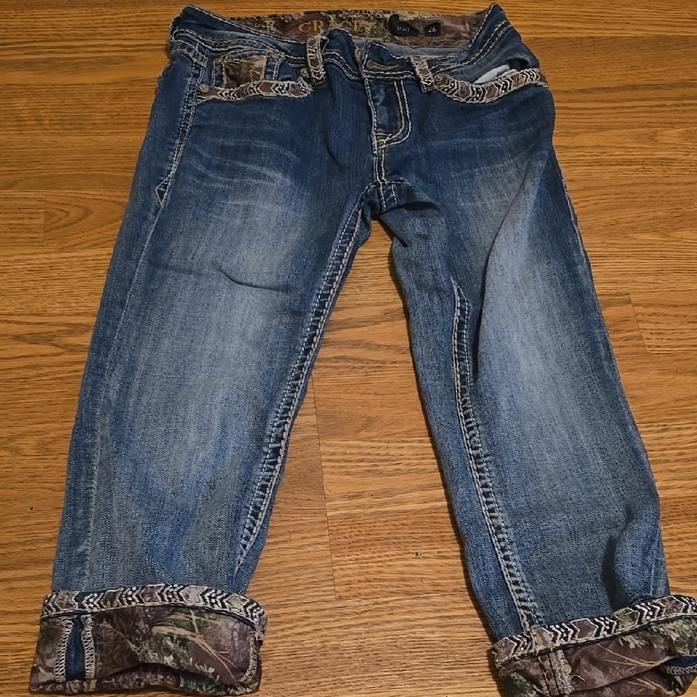Grace Blue Denim Capris with Patterned Trim